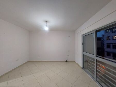 Qera | Apartament 2 + 1 | Rruga 5 Maji | 450 €/muaj