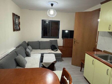 1+1,kat 1 pallat ekz,kinostudio,350 mije leke