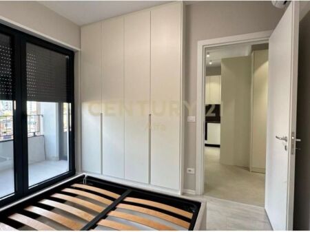 Apartment 1+1 for rent on Karl Gega street, near the former Train Station!