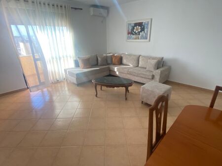  Appartamento moderno in affitto – 1+1 Ex Parco Autobus  Tirana 