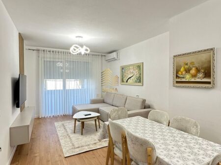 Affitto, Appartamento 2+1+2WC+2balconi, Via di Dibra, 70.000 Leke/Mese