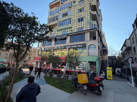AMBIENTE COMMERCIALE IN AFFITTO - PIAZZA WILLSON