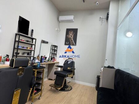 LOCALE COMMERCIALE IN VENDITA 24M2 "VICINO ALLA STRADA BARIKADAVE" 165.000 EURO