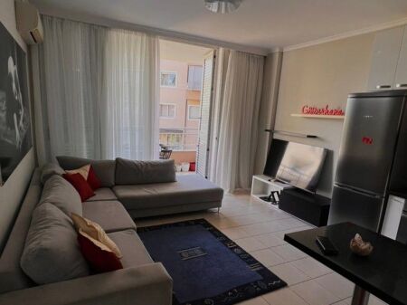 Apartment 1+1 + Parking Space for Rent Dry LakeRrugës Peti