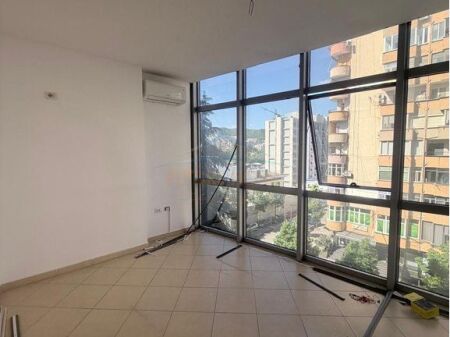 Shitet, Apartament 2+1, 21-Dhjetori , Tirane