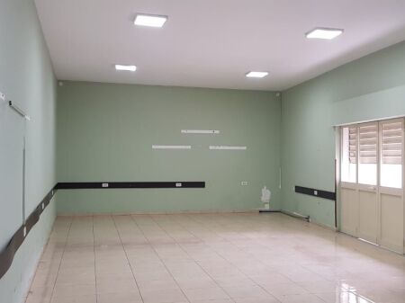 Locale commerciale in affitto via Bardhyl