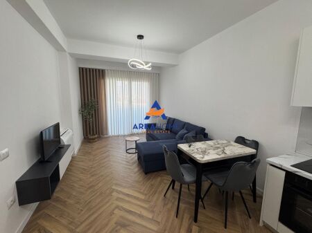 APPARTAMENTO IN AFFITTO 1+1+BALCONE "VICINO GOLDEN PARK, DI FRONTE AMERICAN 3" 60.000 LEKE