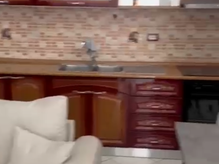 Jepet apartament 2+1 me qira ne Shkoze , prane Xhamise !