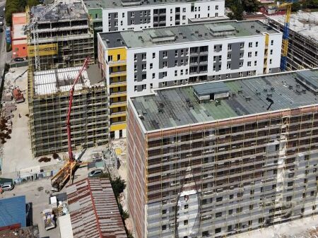  Apartment 1+1 for Sale in Tirana Entry