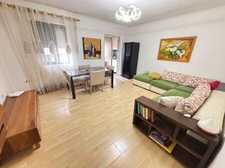 Rent 2+1, Myslym Shyri