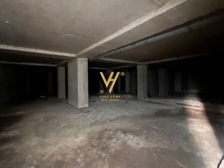 LOCALE COMMERCIALE 420 M2 IN AFFITTO A XHAMLLIKU 1.500 EURO