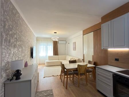 Shitet Apartament 1+1 në Astir   