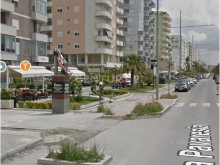 LOCALE COMMERCIALE IN VENDITA SULLA SPIAGGIA STRADA PRINCIPALE, RROTA E KUQE. Durrës !