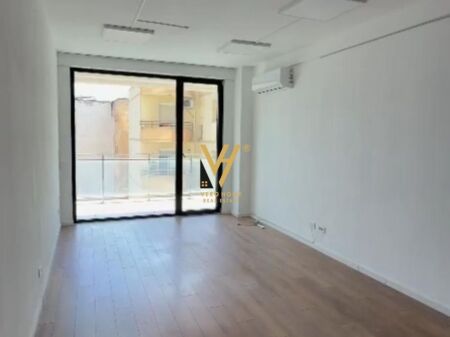 UFFICIO 116 M2 IN AFFITTO A MINE PEZA 900 EURO