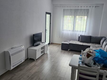Qera ,Apartament 1+1 me Parking Paskuqan