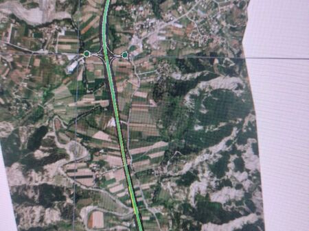Land for sale in Peze.