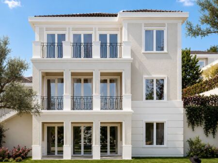 Vilë 3-Katëshe për Shitje – Collina Verde Residence
