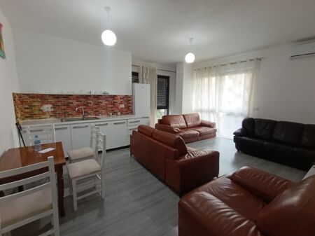 Appartamento 2+1+2 bagni in affitto, 21 Dhjetori!