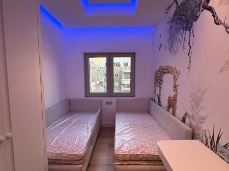Shitet Apartament Super Modern 2+1    Zogu i Zi - Kompleksi “Foleja e Gjelbër