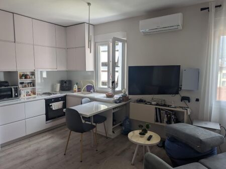GARSONIERE ME QERA 40M2 PAZARI I RI 50.000 LEKE FH-77304