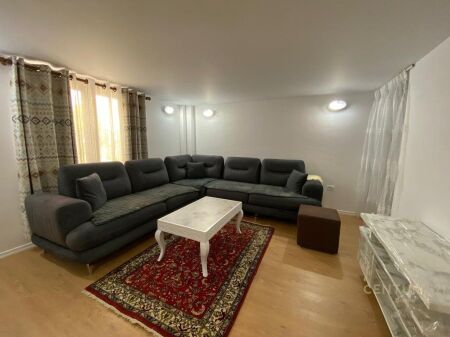 ME QIRA APARTAMENT 1+1 + PARKING NE SAUK TE VJETER