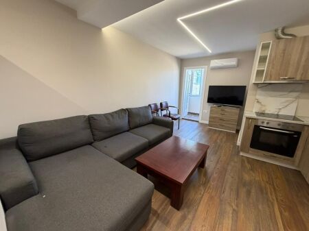  Jepet me qira apartament 1+1   Vendndodhja: Sauk Çmimi: 350 €/muaj (i padiskutueshëm)