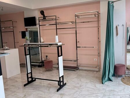 Locale commerciale in affitto Posta Albanese Durres.
