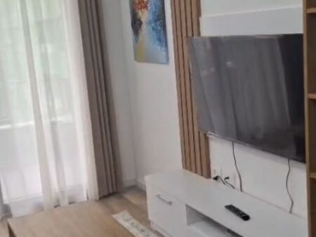  Jepet Super Apartament 1+1 me Qera në 5 Maj!