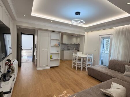  APPARTAMENTO IN AFFITTO  • 1+1 + Balcone + Posto Auto Flagship Center, Quartiere 4 Durres Centro
