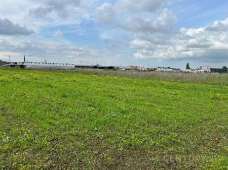 In vendita terreno di 7300m con permesso di costruzione per capannone