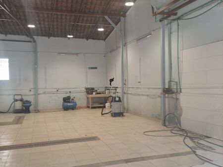 MAGAZZINI IN AFFITTO 200 M2 PAZARI RI 200.000 LEKE FH-77388