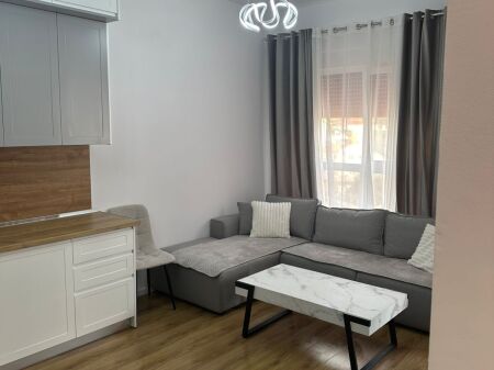 Jepet me qira apartament 1+1