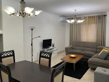 Apartament 2+1 me qira – Komuna e Parisit (pranë Kompleksit Kika