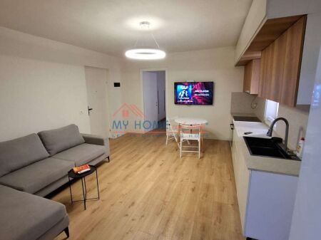 Apartment 2+1 for rent Barricade Street in Tirana
