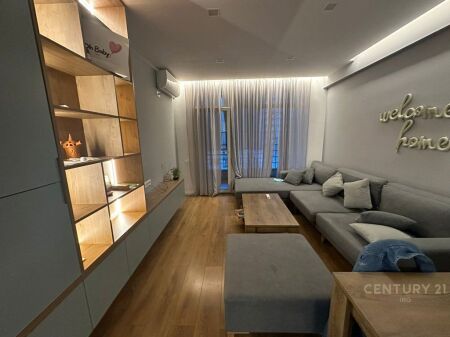 APARTAMENT1+1 TEK MOMUNA E PARISIT!