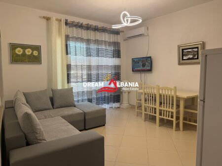 Appartamento 2+1 in affitto nella zona di 21 Dhjetori vicino all'Ingegneria delle Costruzioni (ID 42215571).