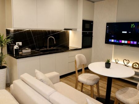 2 Studios for sale near Mozaiku and Zogu te Zi!
