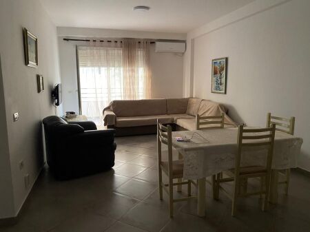 APARTAMENT 2+1 ME QERA TE KODRA DIELLIT