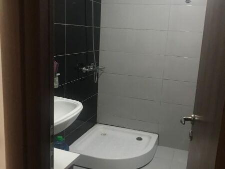 Kopshti Zologjik, jepet apartament 1+1 me qera .