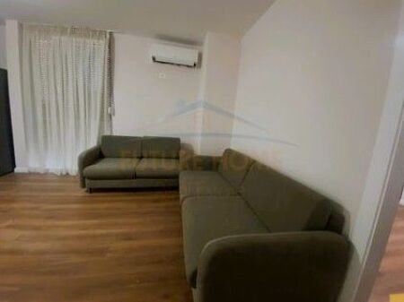 Qira, Apartament 2+1, Rruga e Barrikadave, Tiranë.