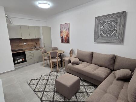 APARTAMENT 1+1+PARKIM PER QIRA TEK UNIVERS CITY!