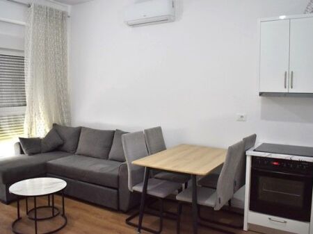 Jepet me Qera Apartament 1+1 tek Kompleksi Kaimi tek Ali Demi, 450 mije leke