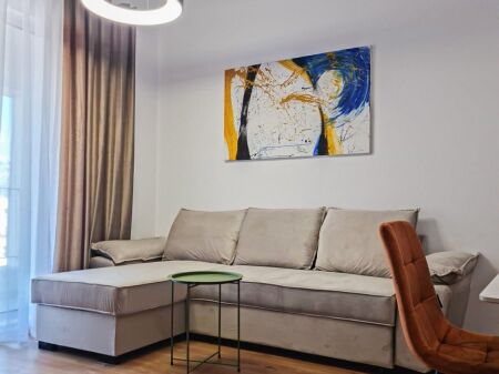 In the Ali Demi area, Rezidenca Kaimi offers for rent a 1+1 apartment, furnished. 40,000Leke