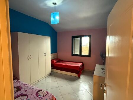 Jepet me qera apartament 2+1 ne Insitut prane Universitetit Bujqesor te Tiranes .