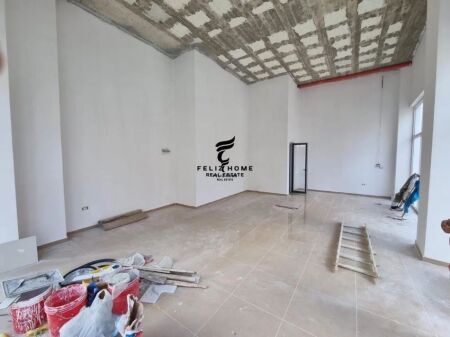 NEGOZIO IN AFFITTO 70 M2 NUOVO BOULEVARD 120.000 LEKE  FH-77679