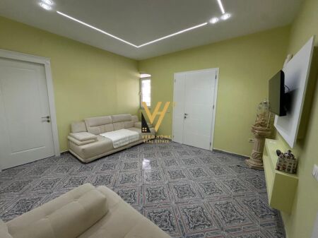 JEPET APARTAMENT 3+1+BLK ME QERA TE SHESHI SHQIPONJA 800 EURO