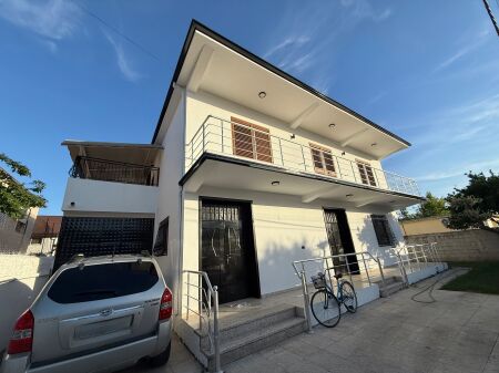VENDESI CASA SU DUE PIANI