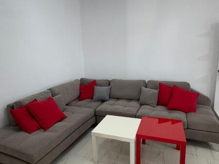 In the Sauk area, near Club Cinco Cavalli, the third floor of a 2+1 villa, furnished, is for rent. 50,000 Leke