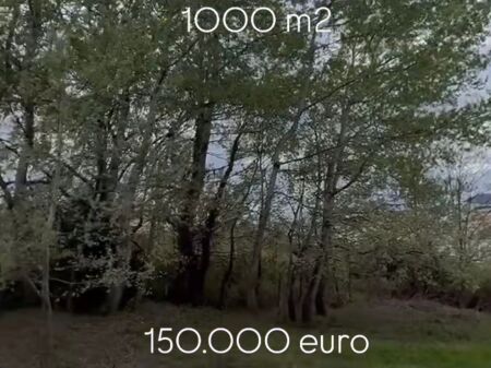 Terreno di 1000 m2 in vendita a Farke