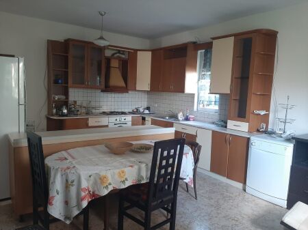 APARTAMENT 2+1. 46000 LEKE.QYTET STUDENTI